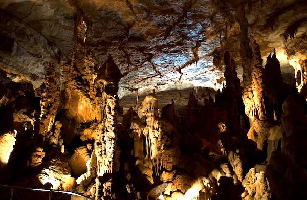 Parcul de stat Cathedral Caverns