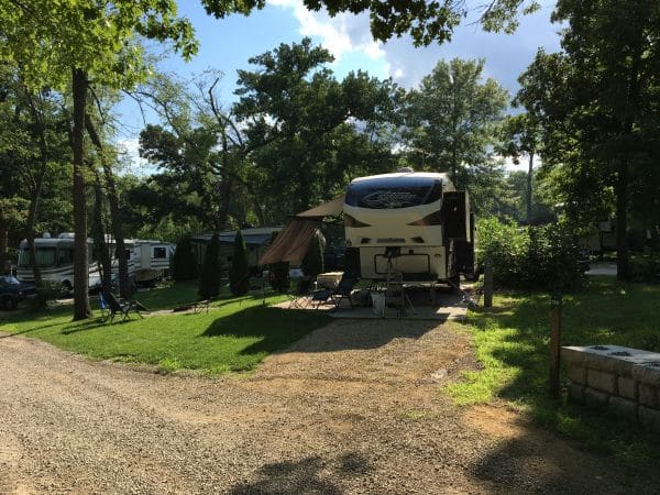 Timber Lake Resort - Mount Carroll-Camping din Illinois