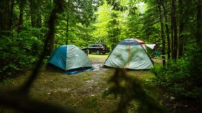 25 Activități de camping în zilele ploioase |  Activități de camping ploioase
