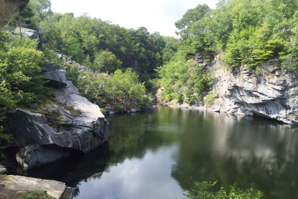 Becket Land Trust Cariera istorică și pădure - Camping Becket în Massachusetts