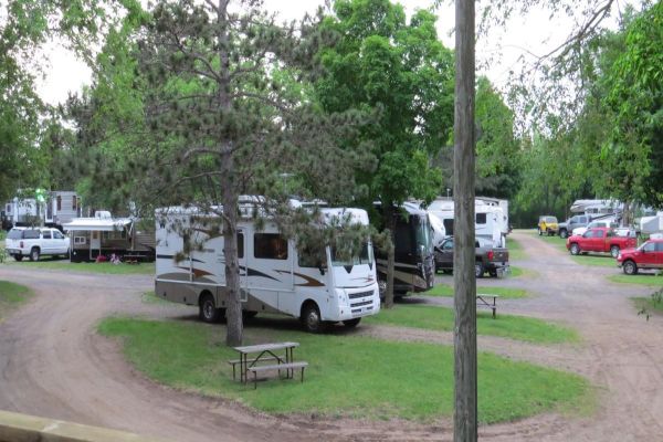 St. Cloud Clearwater RV Park - Teren de campare Clearwater din Minnesota