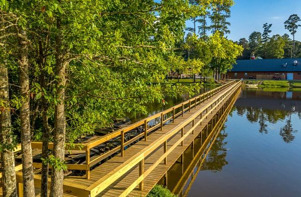 Yogi pe lac - Camping Pelahatchie din Mississippi