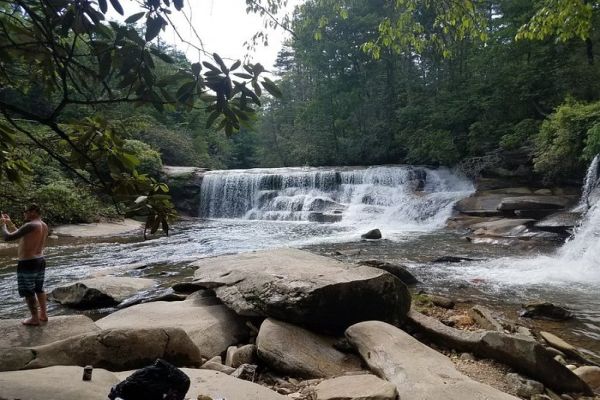 Pădurea Națională Pisgah - Davidson River Camping în Carolina de Nord