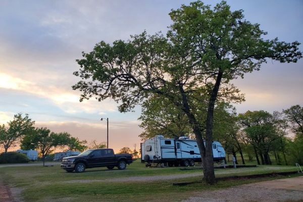 Oak Glen RV Park - Camping Chandler în Oklahoma