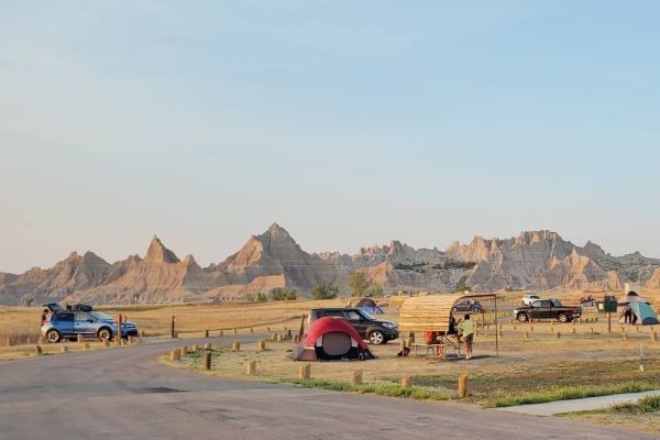 Parcul Național Badlands - Camping Cedar Pass din Dakota de Sud